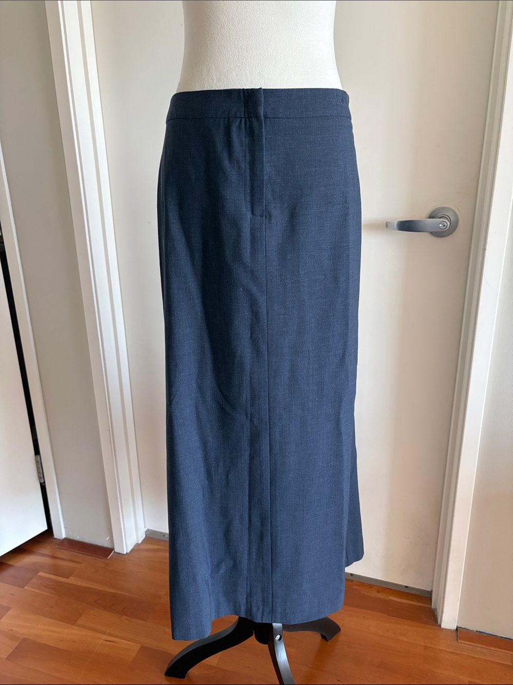 BCBGMaxAzria Navy Wool Long Pencil Skirt Back Pleat Career Minimalist Sz 6